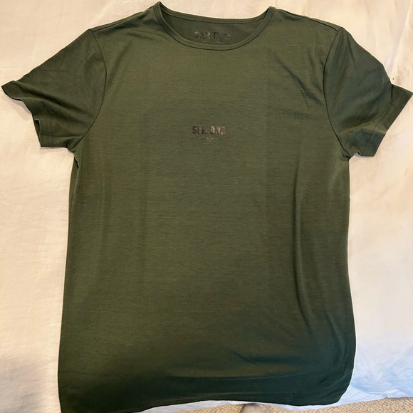 SER.O.YA Green T-Shirt - Picture 1 of 5